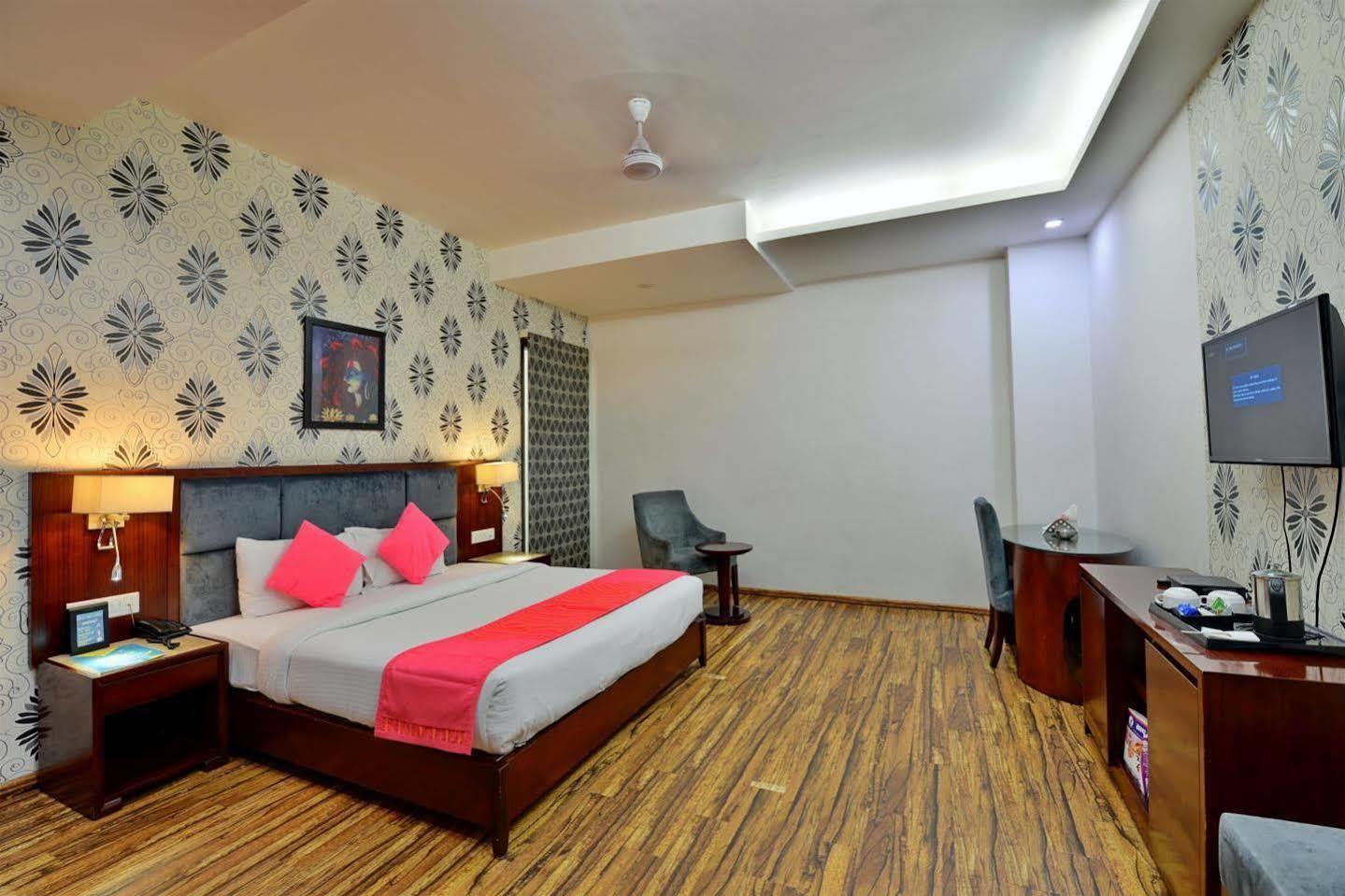 Hotel Prem Plaza Karnāl Exterior foto